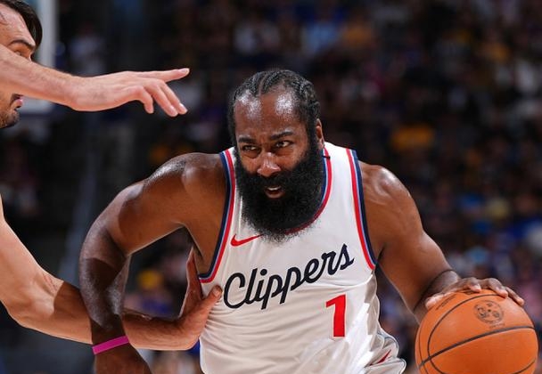 蒂姆重要时刻出色防守，雄鹿带队取胜！引发球迷热议的简单介绍-开云体育